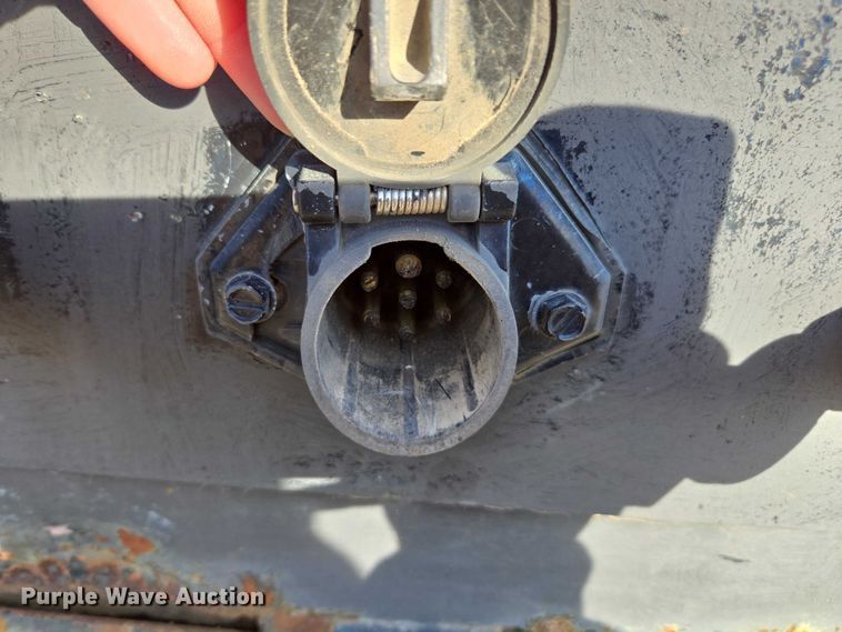 image for item DU2721 2012 KBH fertilizer tender trailer