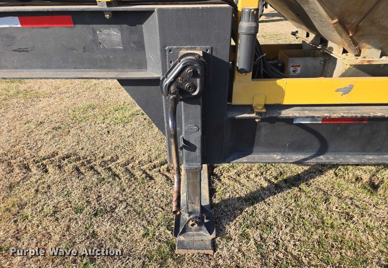 image for item DU2721 2012 KBH fertilizer tender trailer