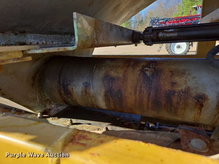 image for item DU2721 2012 KBH fertilizer tender trailer