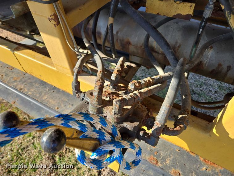 image for item DU2721 2012 KBH fertilizer tender trailer