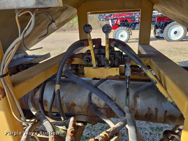 image for item DU2721 2012 KBH fertilizer tender trailer