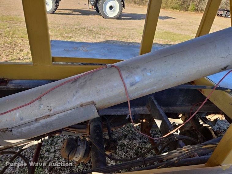 image for item DU2721 2012 KBH fertilizer tender trailer