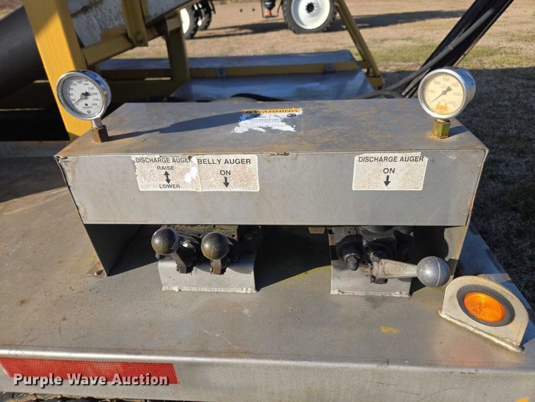 image for item DU2721 2012 KBH fertilizer tender trailer