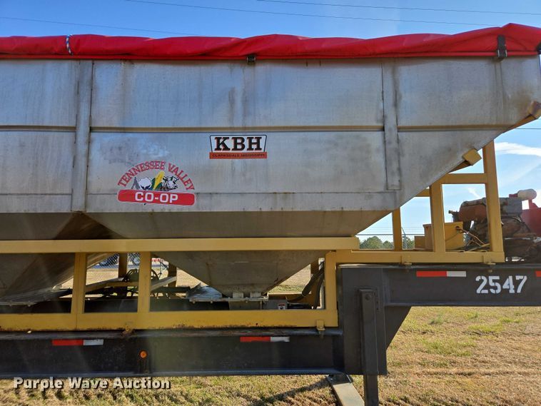 image for item DU2721 2012 KBH fertilizer tender trailer