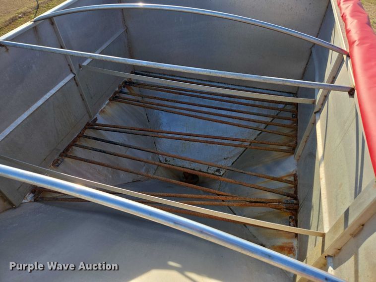 image for item DU2721 2012 KBH fertilizer tender trailer