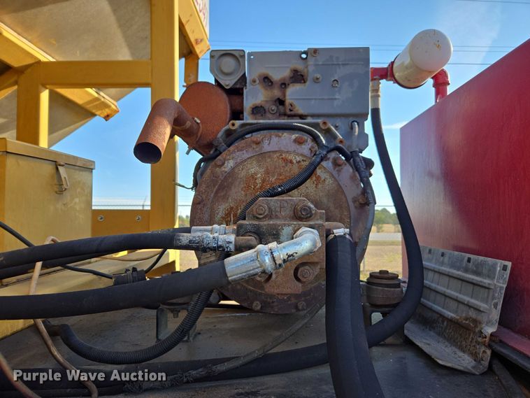 image for item DU2721 2012 KBH fertilizer tender trailer