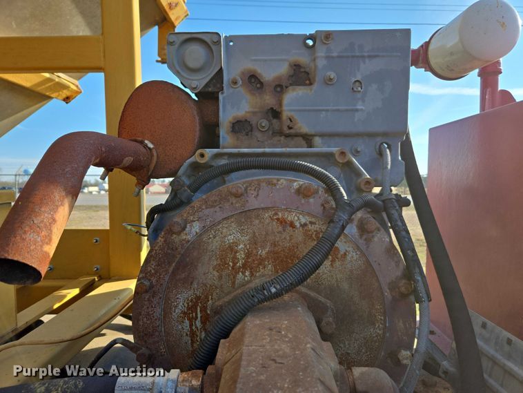 image for item DU2721 2012 KBH fertilizer tender trailer