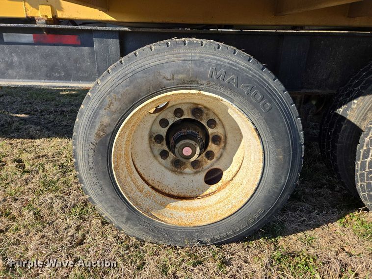 image for item DU2721 2012 KBH fertilizer tender trailer