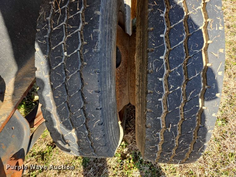 image for item DU2721 2012 KBH fertilizer tender trailer