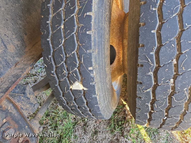 image for item DU2721 2012 KBH fertilizer tender trailer