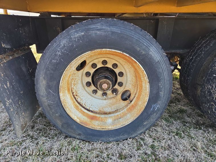 image for item DU2721 2012 KBH fertilizer tender trailer