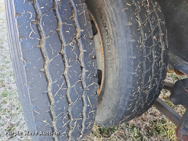 image for item DU2721 2012 KBH fertilizer tender trailer