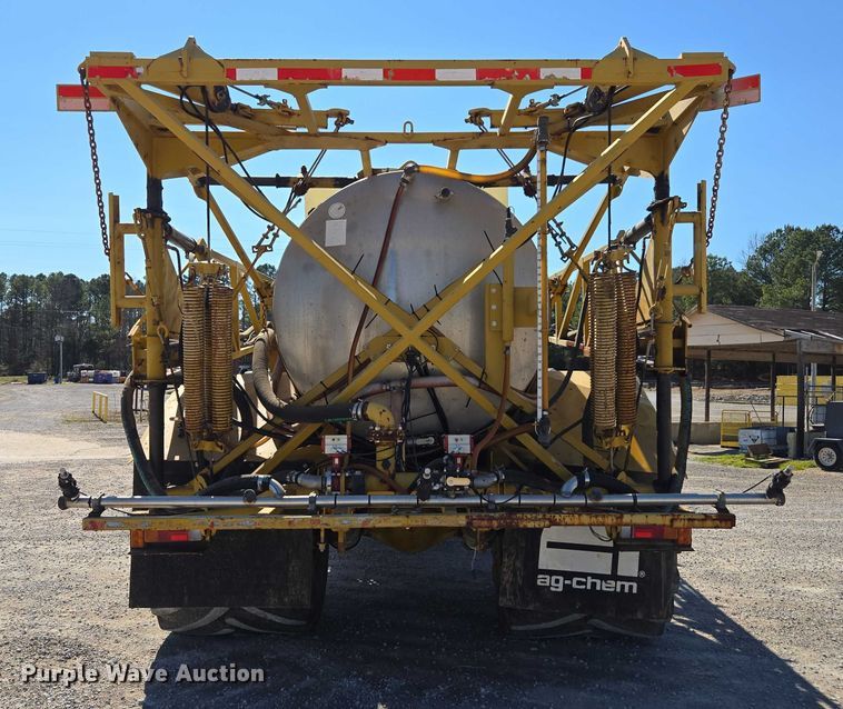 image for item DU2724 2010 Terragator 6203 sprayer