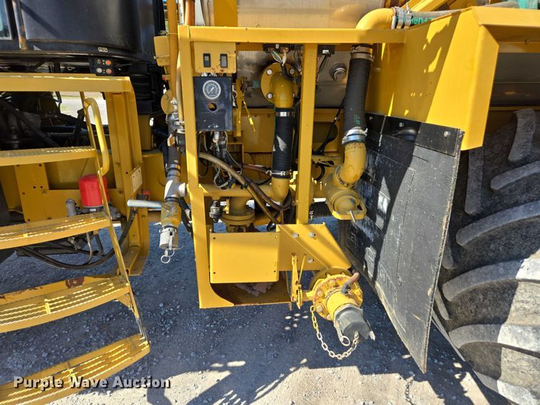 image for item DU2724 2010 Terragator 6203 sprayer