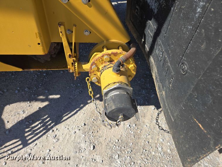 image for item DU2724 2010 Terragator 6203 sprayer