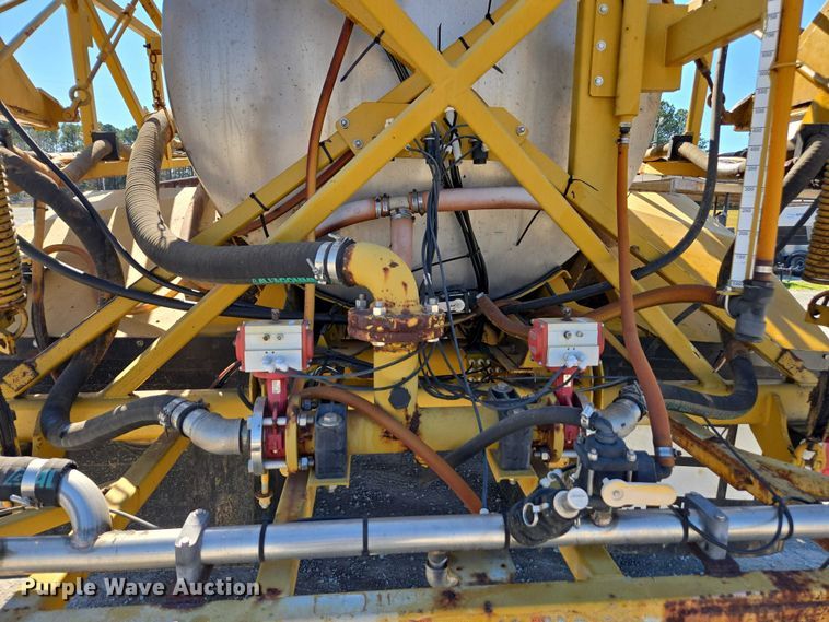 image for item DU2724 2010 Terragator 6203 sprayer