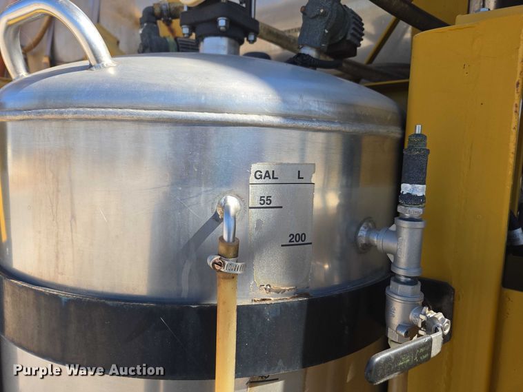 image for item DU2724 2010 Terragator 6203 sprayer