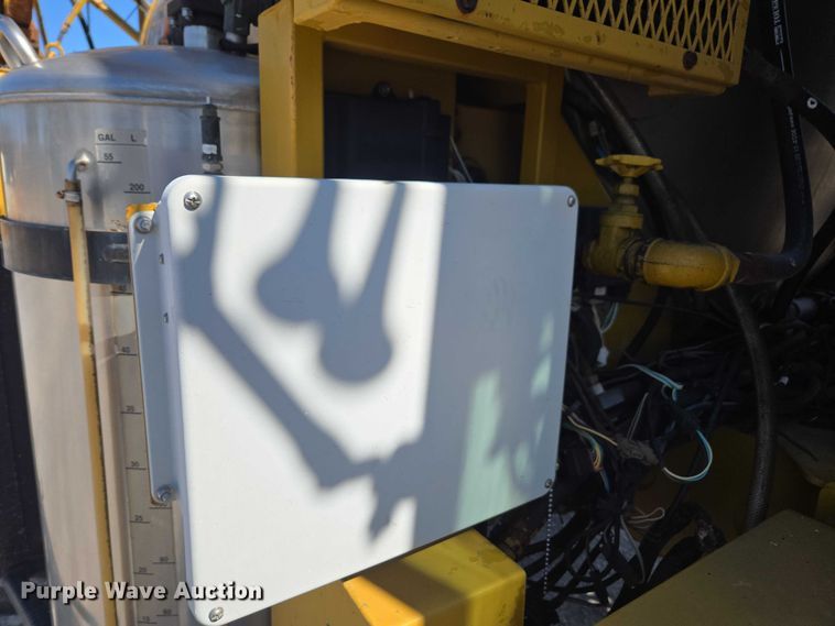 image for item DU2724 2010 Terragator 6203 sprayer