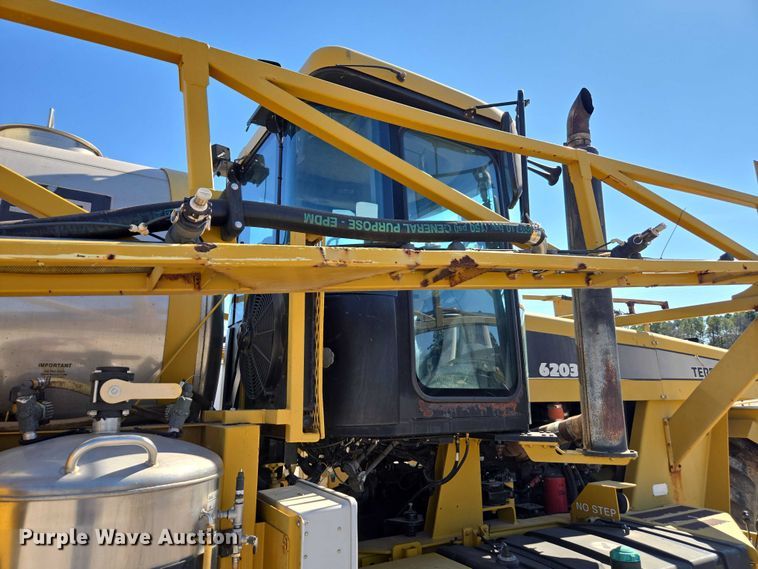 image for item DU2724 2010 Terragator 6203 sprayer