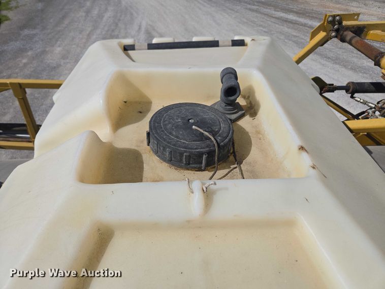 image for item DU2724 2010 Terragator 6203 sprayer