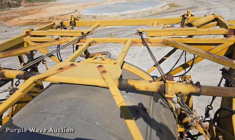 image for item DU2724 2010 Terragator 6203 sprayer