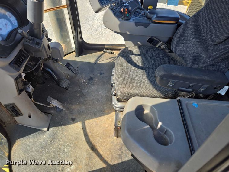 image for item DU2724 2010 Terragator 6203 sprayer