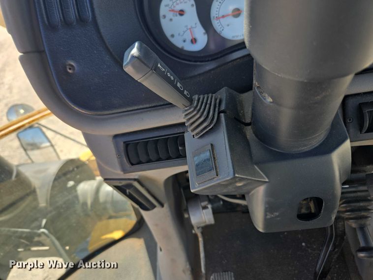 image for item DU2724 2010 Terragator 6203 sprayer