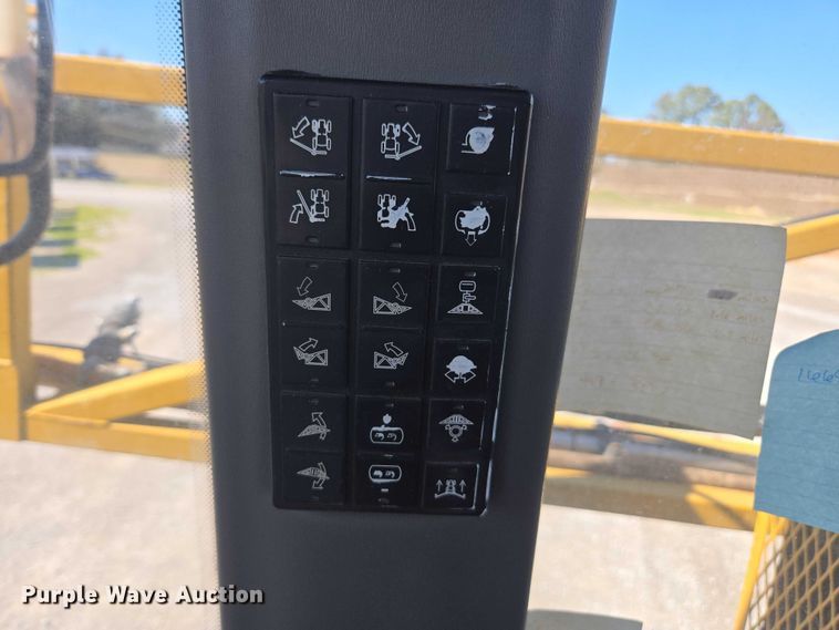 image for item DU2724 2010 Terragator 6203 sprayer