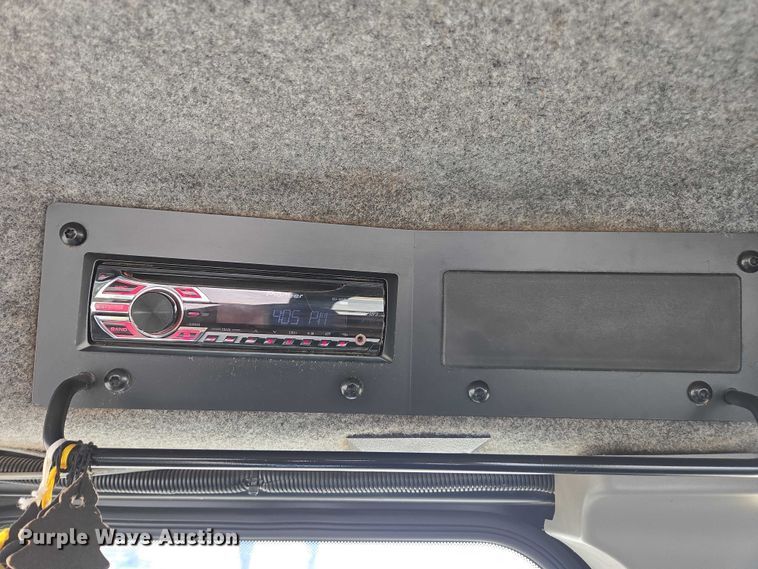 image for item DU2724 2010 Terragator 6203 sprayer