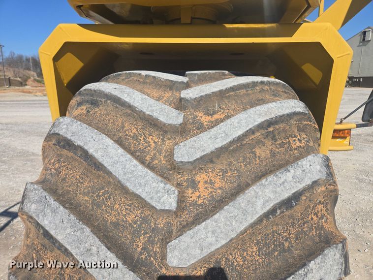 image for item DU2724 2010 Terragator 6203 sprayer