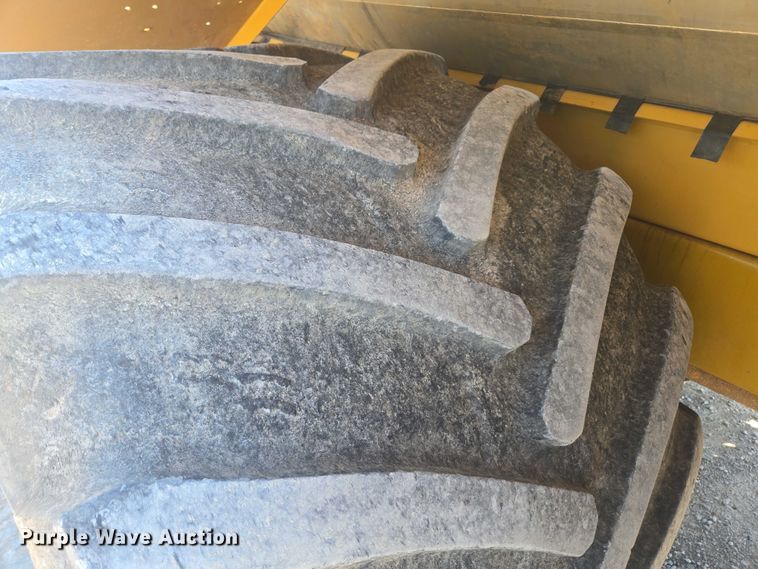 image for item DU2724 2010 Terragator 6203 sprayer