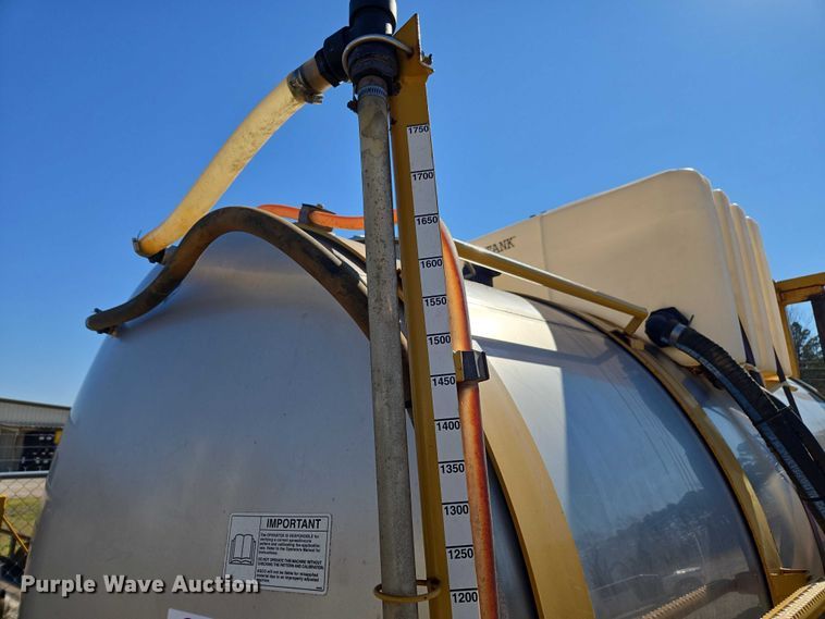 image for item DU2725 AGCO sprayer bed