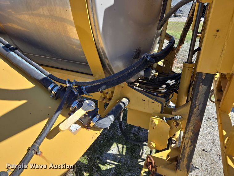 image for item DU2725 AGCO sprayer bed