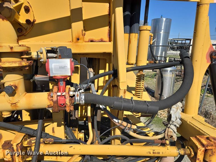 image for item DU2725 AGCO sprayer bed