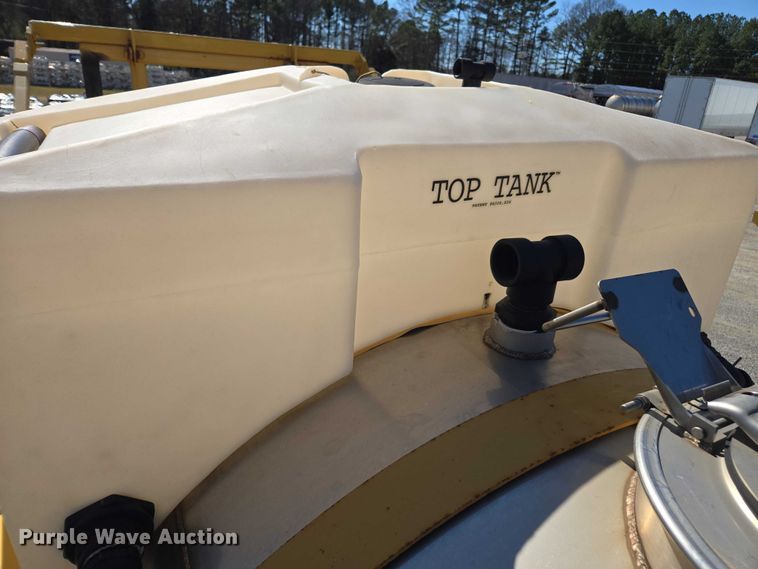 image for item DU2725 AGCO sprayer bed