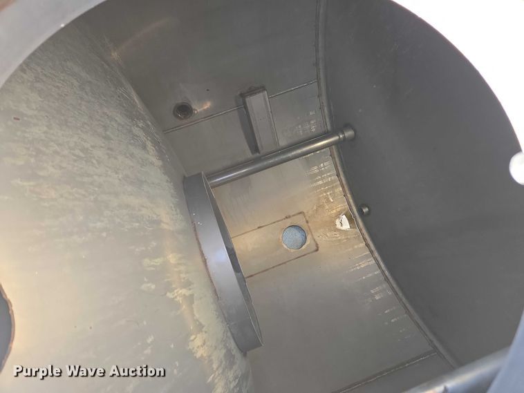 image for item DU2725 AGCO sprayer bed