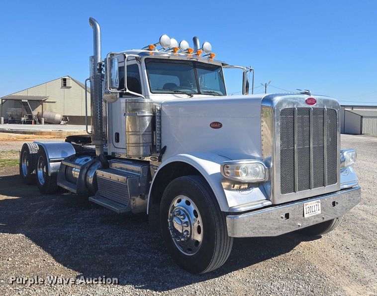 image for item DU2726 2016 Peterbilt 389 semi truck