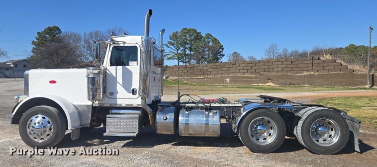 image for item DU2726 2016 Peterbilt 389 semi truck