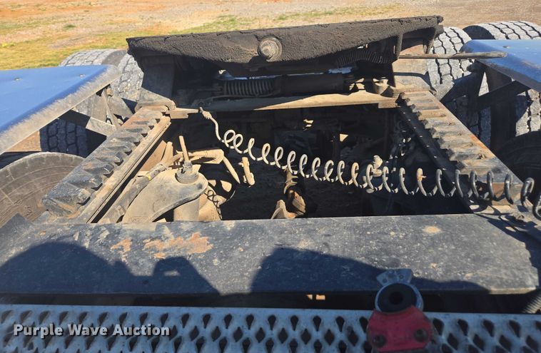 image for item DU2726 2016 Peterbilt 389 semi truck