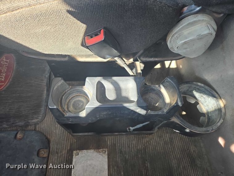 image for item DU2726 2016 Peterbilt 389 semi truck