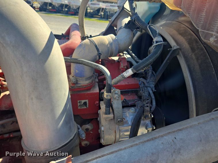 image for item DU2726 2016 Peterbilt 389 semi truck