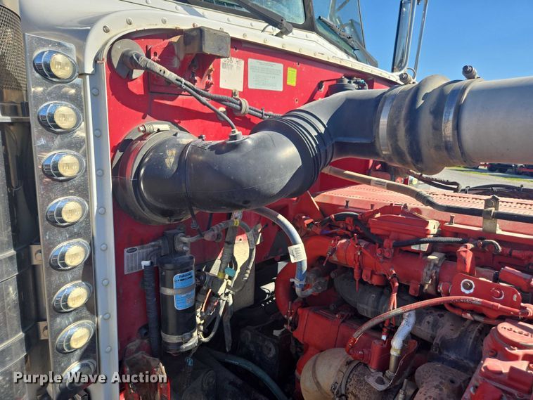 image for item DU2726 2016 Peterbilt 389 semi truck