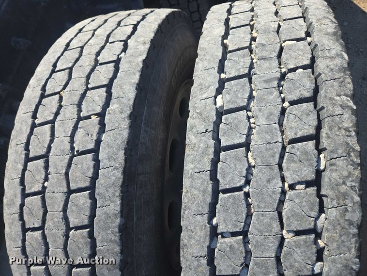 image for item DU2726 2016 Peterbilt 389 semi truck