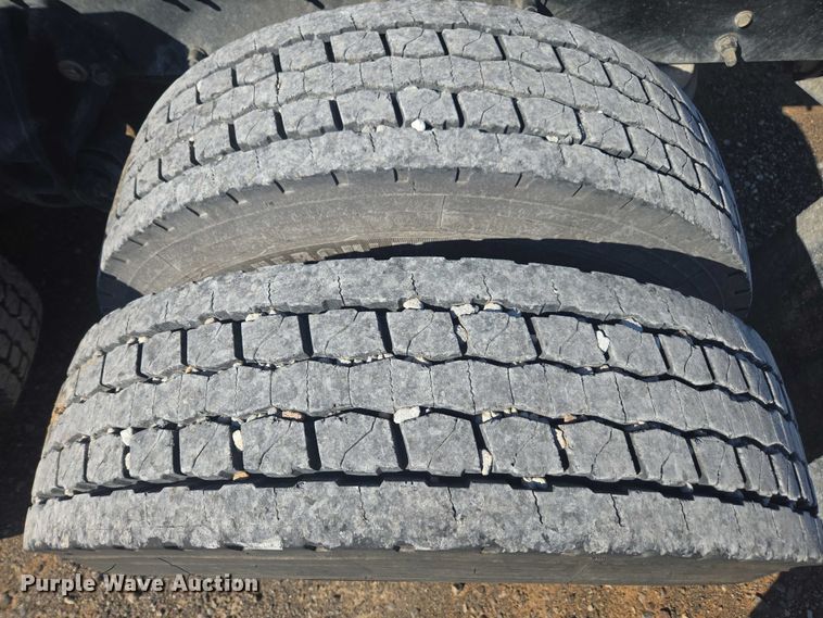 image for item DU2726 2016 Peterbilt 389 semi truck