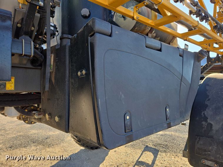 image for item DU2727 2014 RoGator RG1300 sprayer