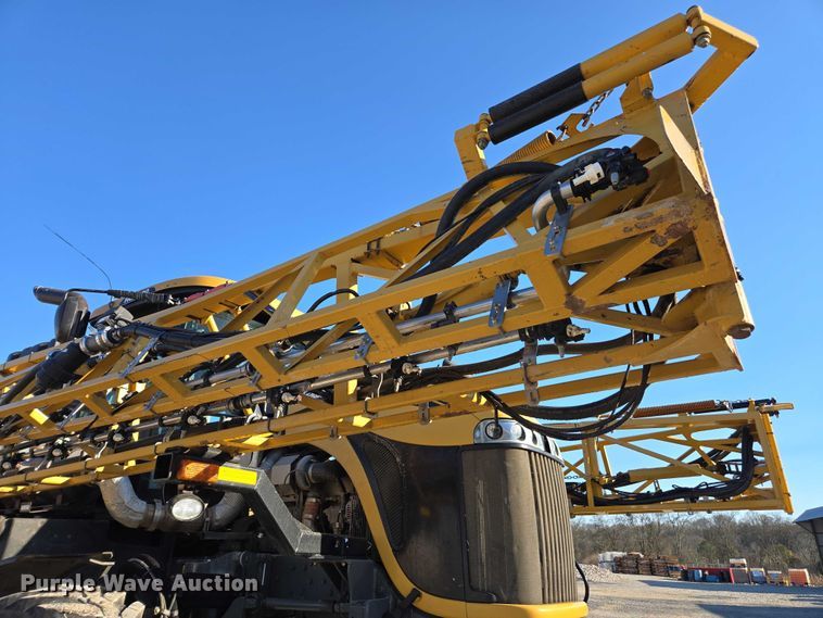 image for item DU2727 2014 RoGator RG1300 sprayer