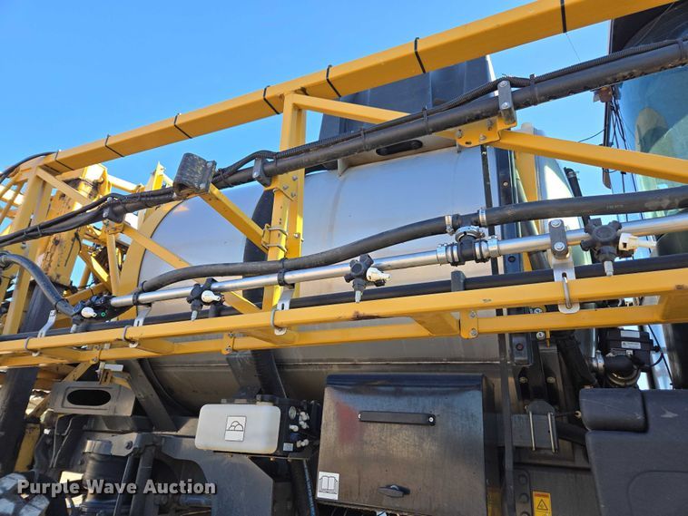 image for item DU2727 2014 RoGator RG1300 sprayer