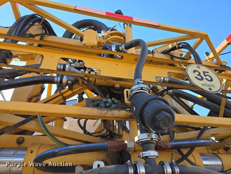 image for item DU2727 2014 RoGator RG1300 sprayer