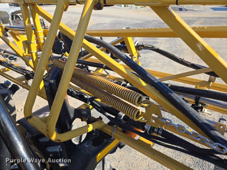 image for item DU2727 2014 RoGator RG1300 sprayer