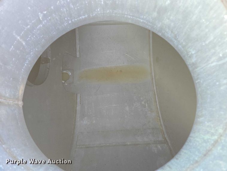 image for item DU2727 2014 RoGator RG1300 sprayer